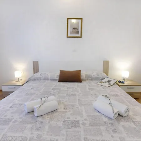 Zweizimmerwohnung Mit Grosser Terrasse In Grupija By Interhome *