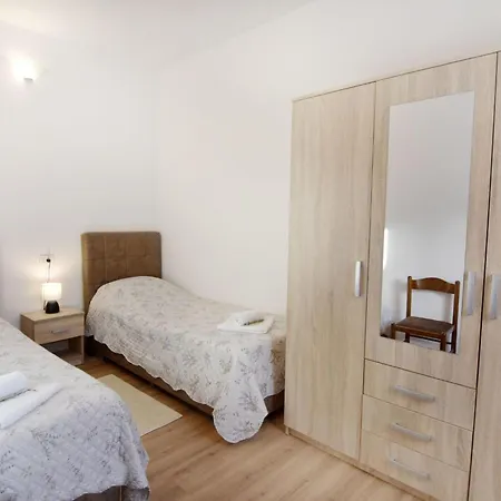 דירה Zweizimmerwohnung Mit Grosser Terrasse In Grupija By Interhome *