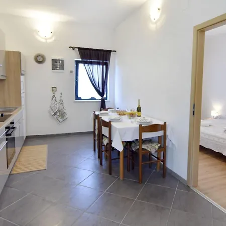 Zweizimmerwohnung Mit Grosser Terrasse In Grupija By Interhome דירה *