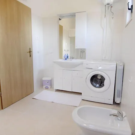 Zweizimmerwohnung Mit Grosser Terrasse In Grupija By Interhome דירה צרבני ורך